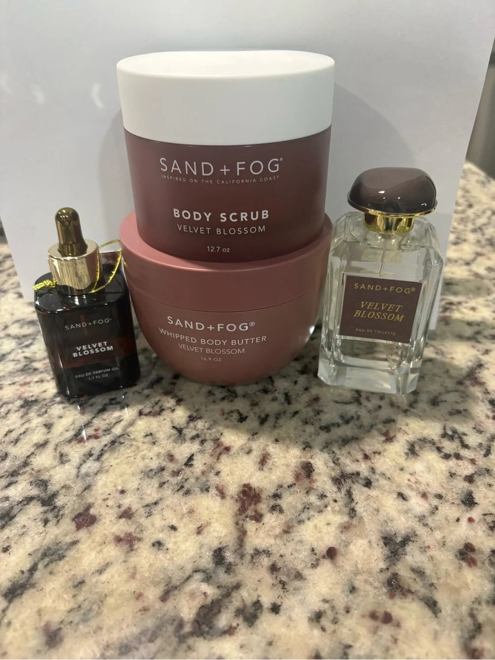 SAND+FOG Velvet Blossom Body Scrub & Butter Set body oil/ perfume